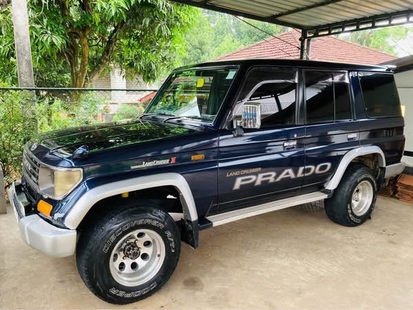 toyota-landcruiser-prado-lj-79-big-1