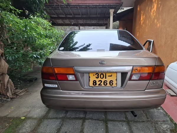 nissan-fb14-ex-saloon-big-3