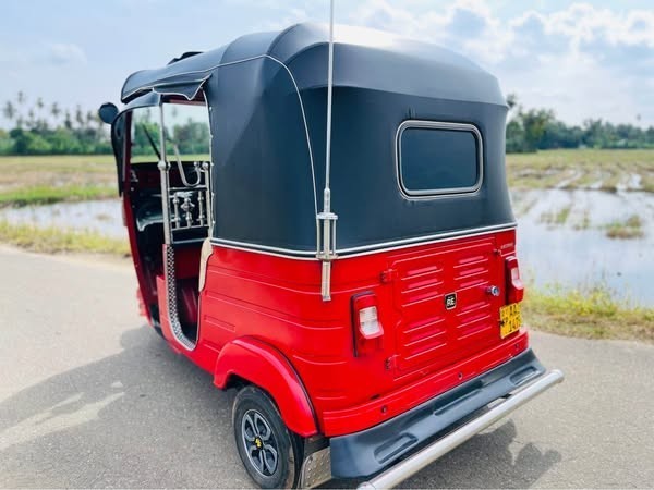 bajaj-re-2015-big-3