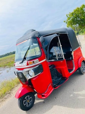 bajaj-re-2015-big-1