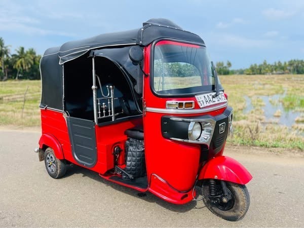 bajaj-re-2015-big-2