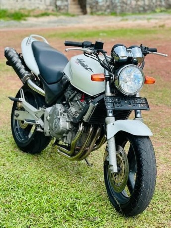 honda-hornet-chsi-105-big-0