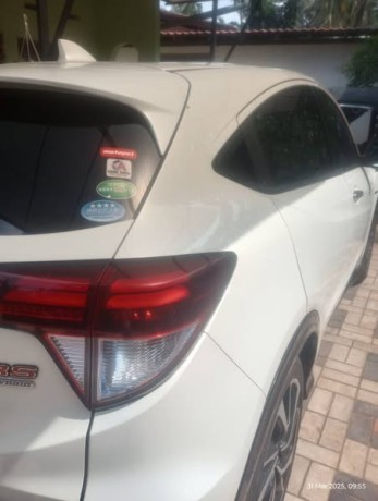 for-sale-honda-vezel-rs-sensing-package-automatic-hybrid-1500cc-big-4