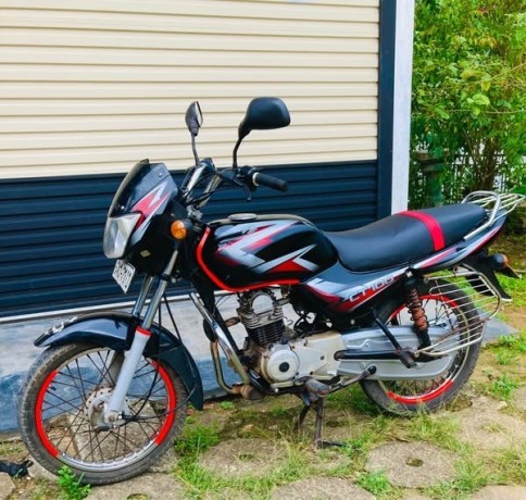 bajaj-ct-100-20122013-big-4