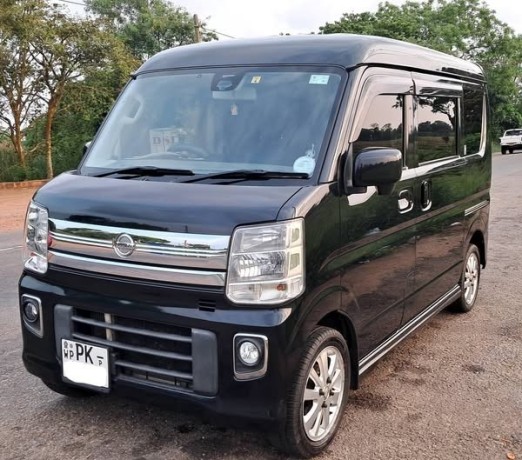 nissan-clipper-nv-100-wagon-model-big-4