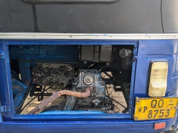 bajaj-threeweel-big-4