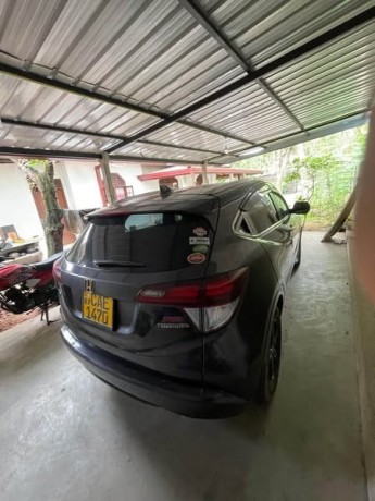 2014-honda-vezel-big-2