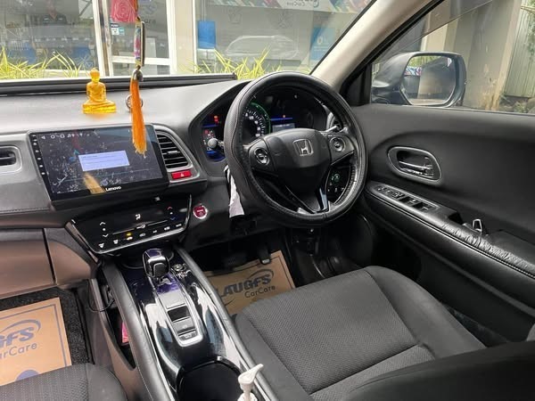 2014-honda-vezel-big-1