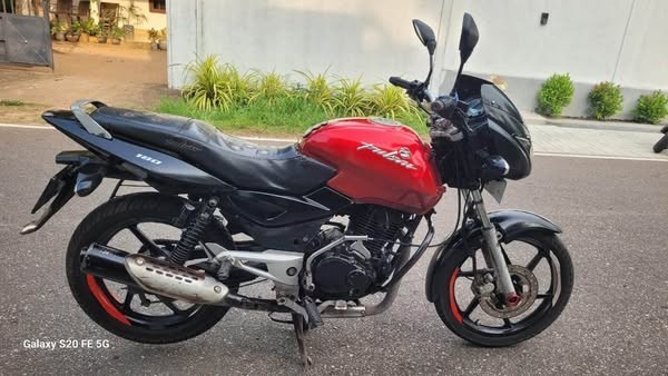 bajaj-pulser-180-2008-big-2