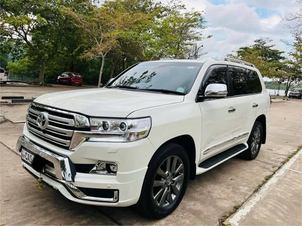 toyota-land-cruiser-v8-zx-big-2