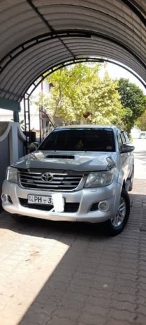 toyota-hilux-big-0
