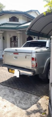 toyota-hilux-big-1