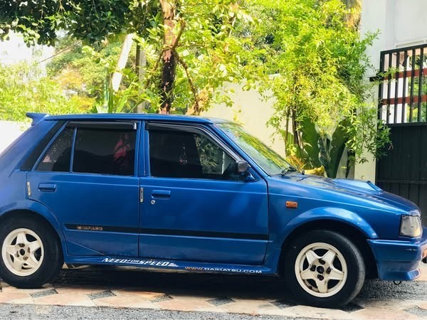daihatsu-charade-big-0