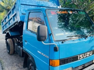 isuzu-tipper