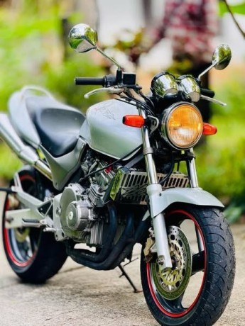 honda-hornet-big-0