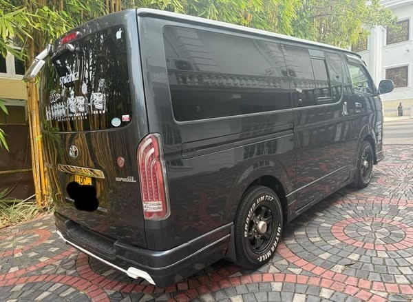 toyota-hiace-kdh-200-super-gl-2007-big-4