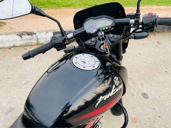 bajaj-pulsar-150-big-2