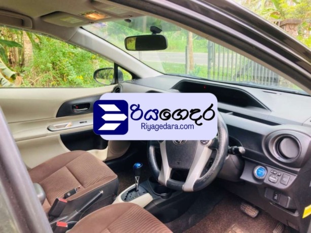 toyota-aqua-g-grade-2012-car-big-2