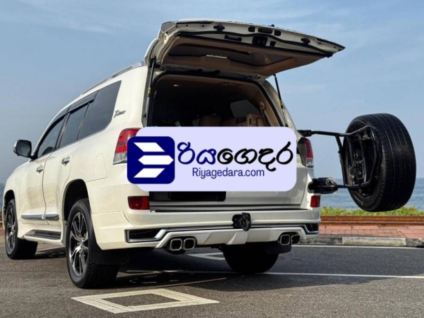 toyota-land-cruiser-v8-vx-2013-suv-big-3