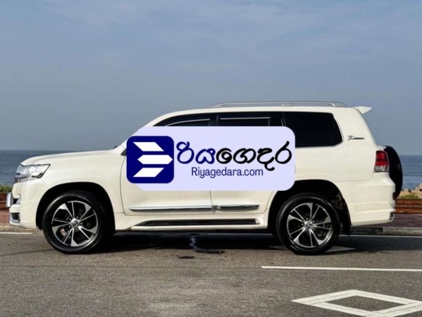 toyota-land-cruiser-v8-vx-2013-suv-big-1