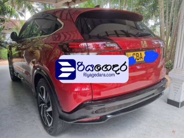 honda-vezel-rs-sensing-2017-suv-big-3