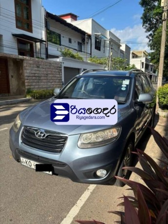 hyundai-santa-fe-2011-suv-big-0
