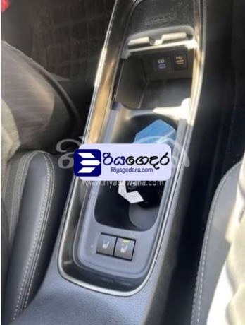 honda-vezel-z-2025-suv-unregistered-recondition-big-3