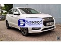 honda-vezel-2018-suv-small-1