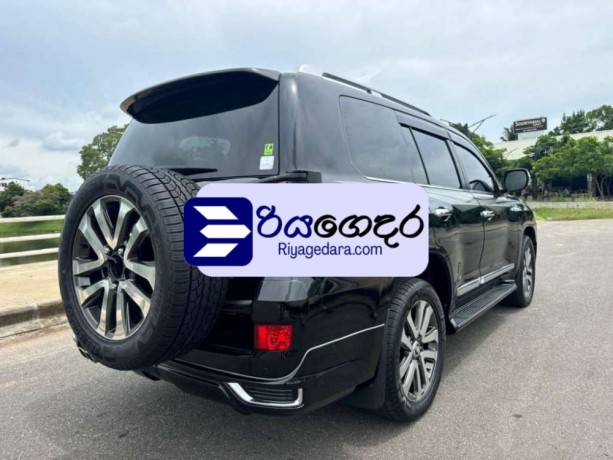 toyota-land-cruiser-sahara-parliament-2016-suv-big-1