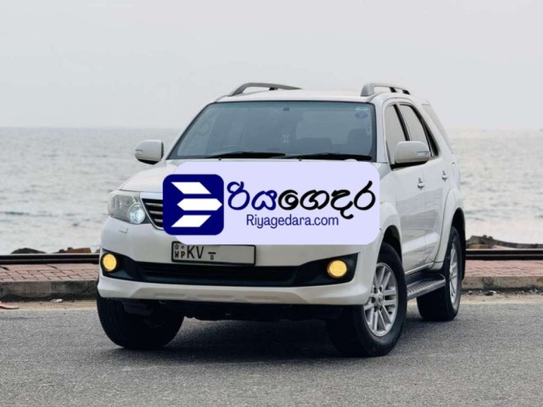 toyota-fortuner-2013-suv-big-0