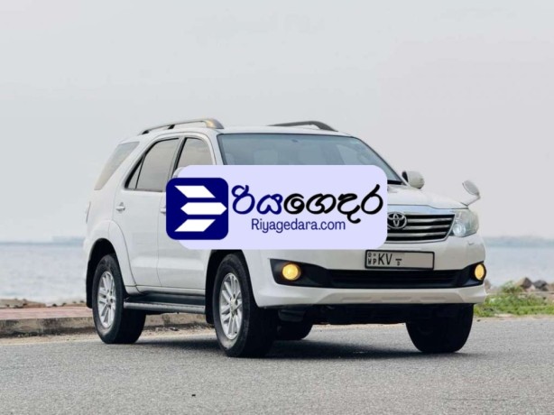 toyota-fortuner-2013-suv-big-1
