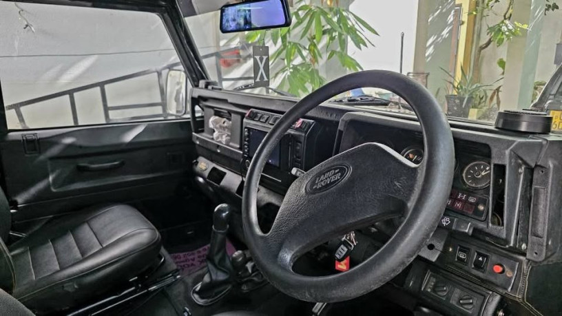 land-rover-defender-110-big-3