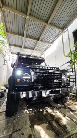 land-rover-defender-110-big-5