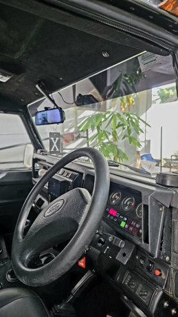 land-rover-defender-110-big-4