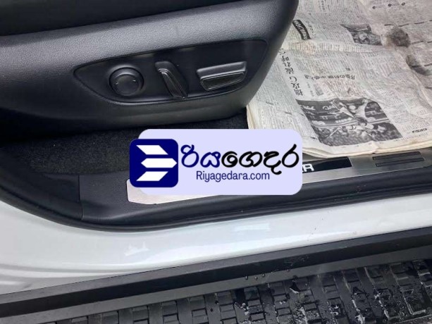 toyota-prado-250-2024-suv-brand-new-big-4
