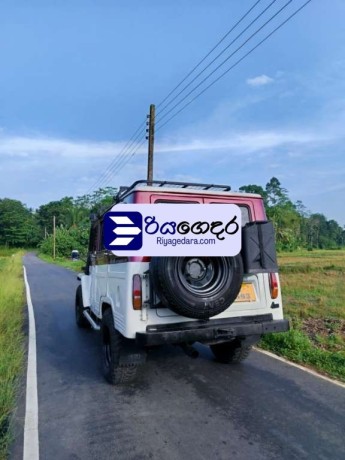 mitsubishi-4dr5-1989-suv-big-3