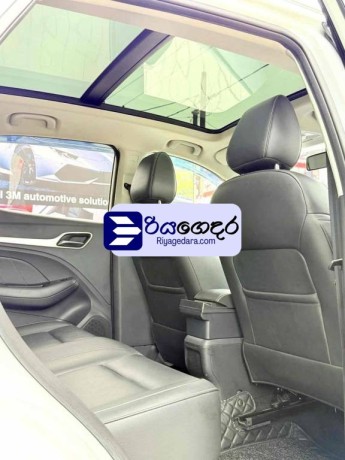 mg-zs-led-2021-suv-big-5