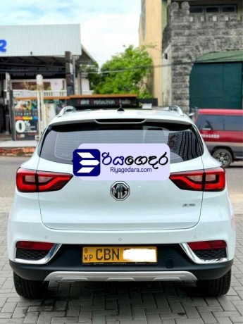 mg-zs-led-2021-suv-big-2