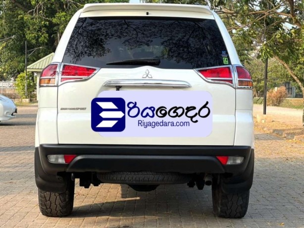 mitsubishi-montero-2011-suv-big-2