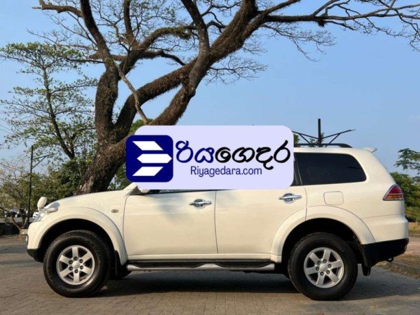mitsubishi-montero-2011-suv-big-1