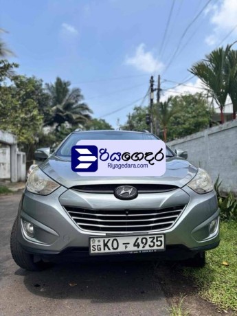 hyundai-tucson-i35-2011-suv-big-0