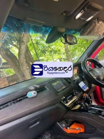 honda-vezel-rs-sensing-2016-suv-big-4
