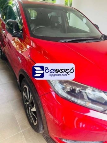 honda-vezel-rs-sensing-2016-suv-big-5