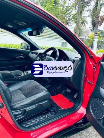 honda-vezel-2018-suv-big-4