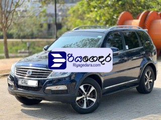 micro-rexton-2015-suv