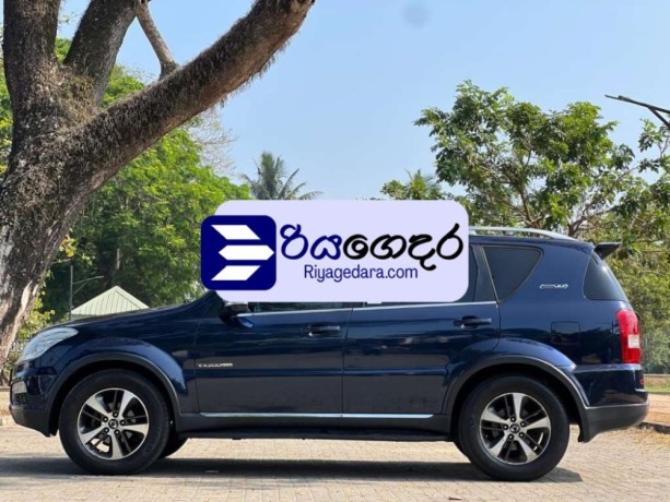 micro-rexton-2015-suv-big-1