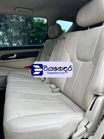 micro-rexton-2015-suv-big-5