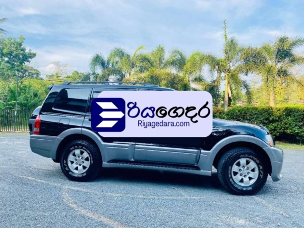 mitsubishi-montero-2004-suv-big-3