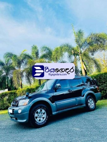 mitsubishi-montero-2004-suv-big-4