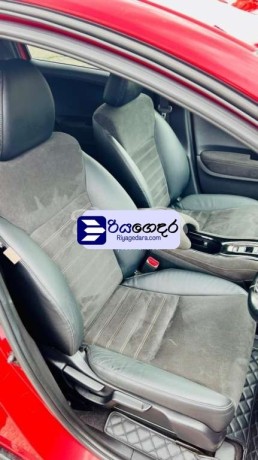 honda-vezel-rs-sensing-2016-suv-big-5
